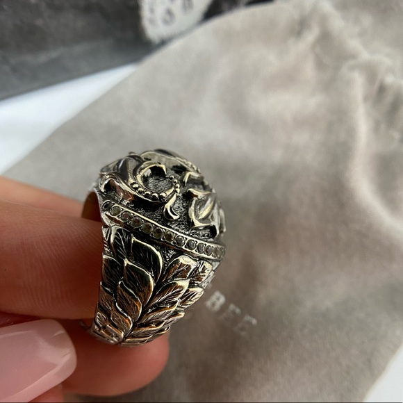 QUEENSBEE Gothic Lily Ring - Picture 5 of 6